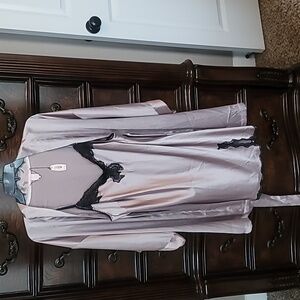 Victoria Secret intimate apparel w/ matching robe, size M-L